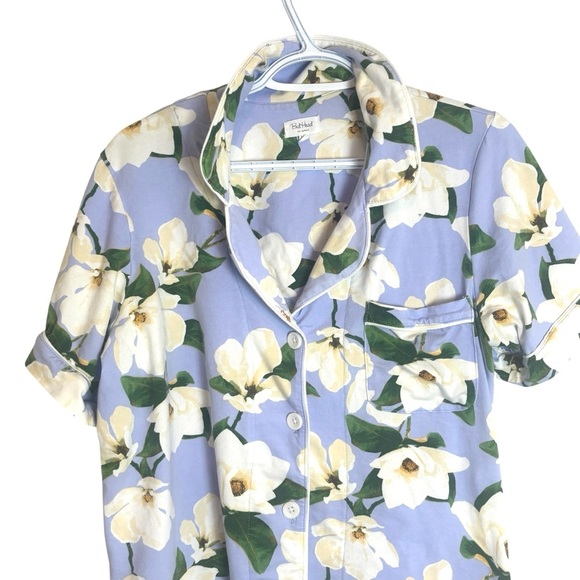 Bed Head Pajamas Floral Button Up Top Size Medium
Soft And Cozy Short sleeves - Picture 1 of 7